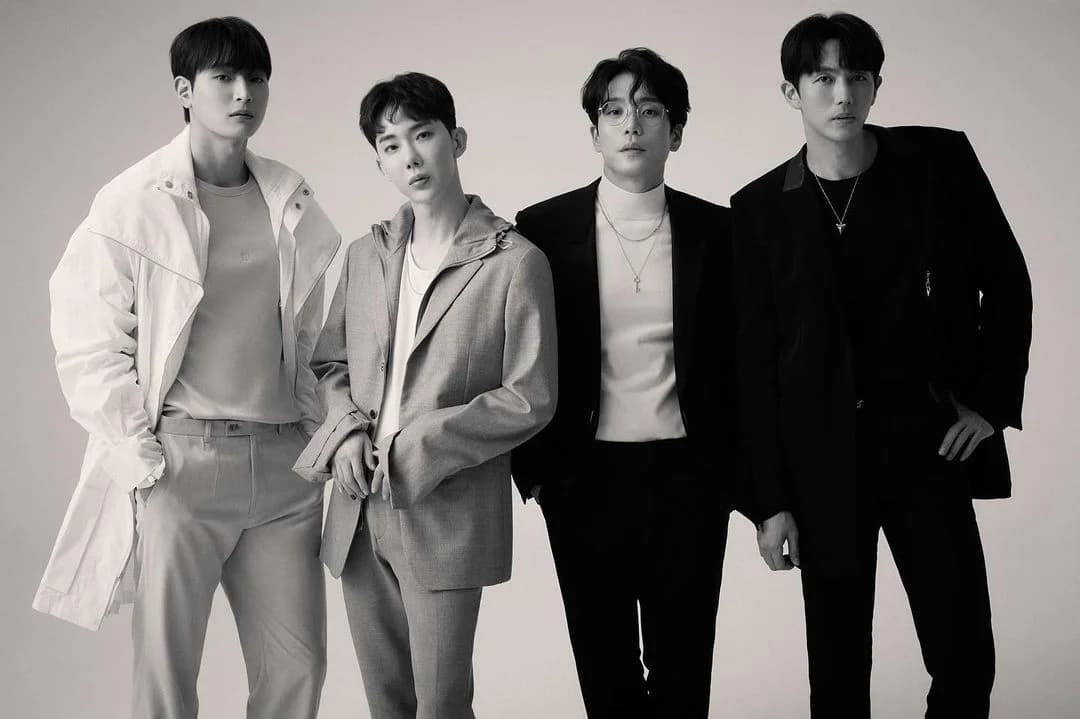 2AM banner