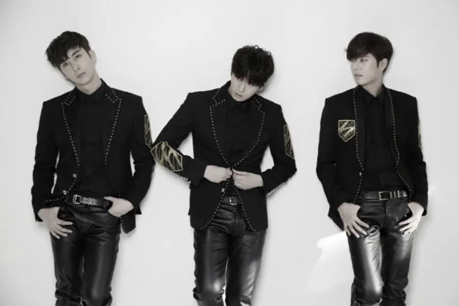 Double S 301 banner