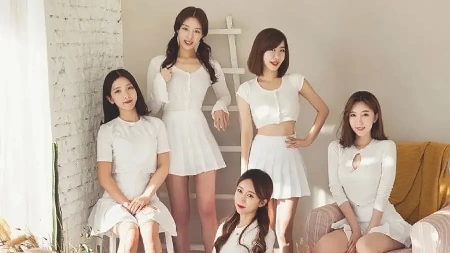B Girls banner