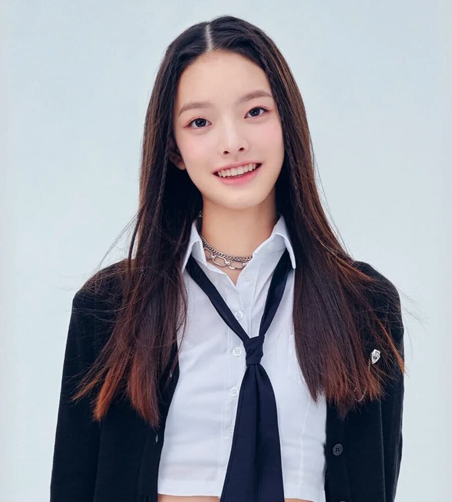 Lee Jiwon banner