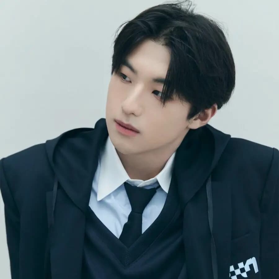 Kim Eunho banner
