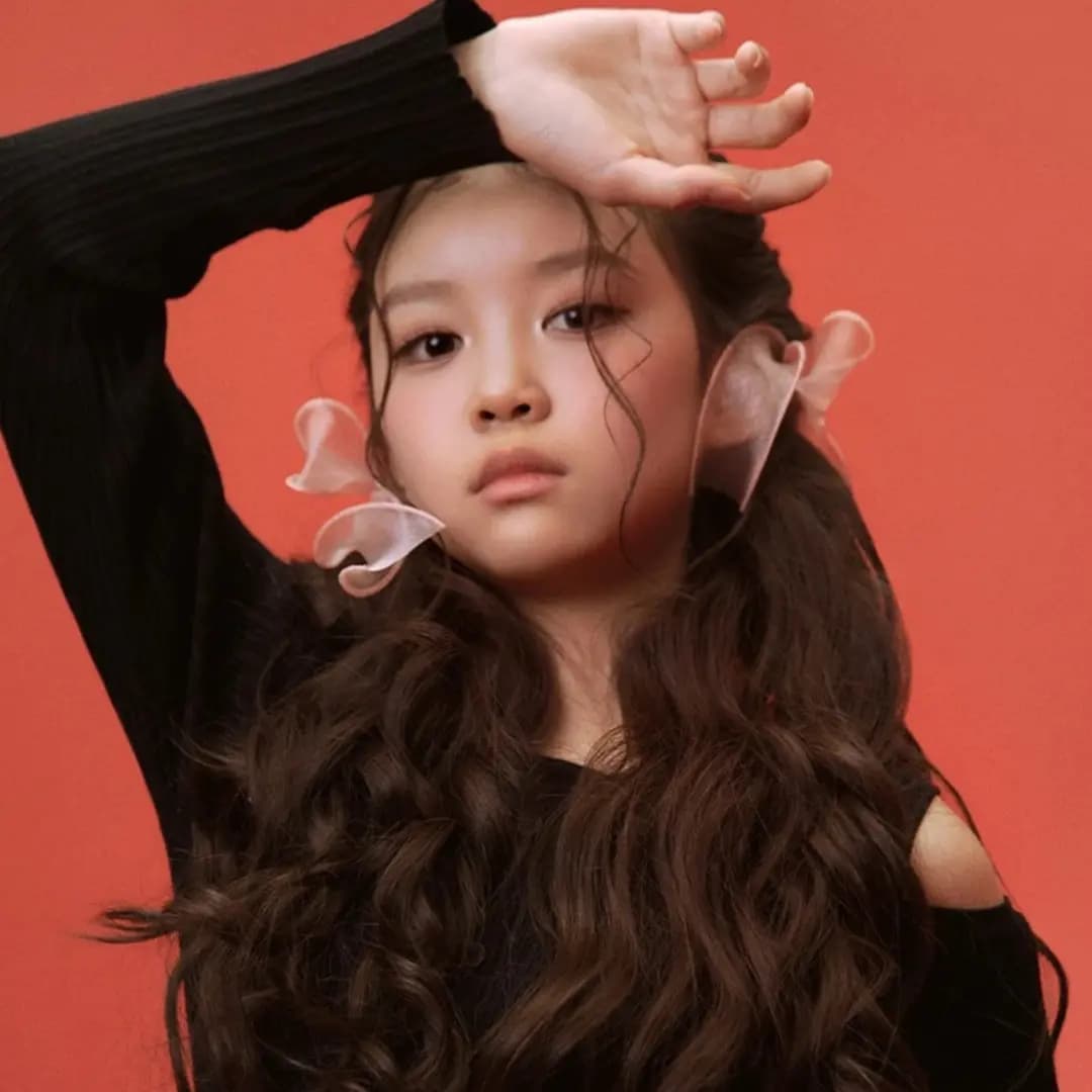 Kim Yebin banner