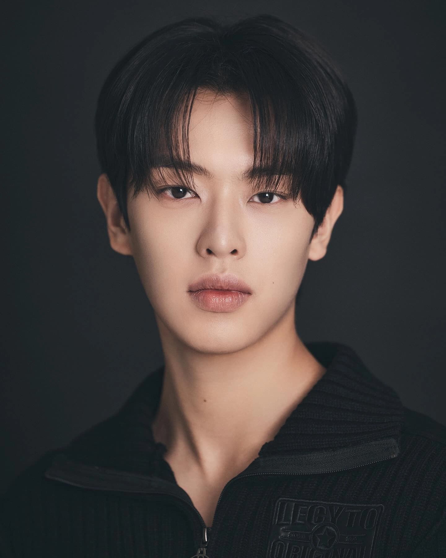 Kim Seong Ju banner