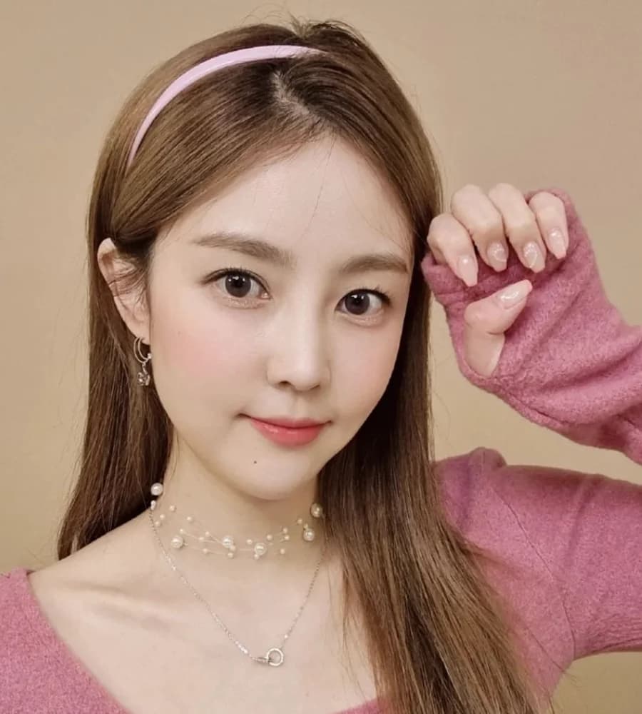 Kim Saeun banner