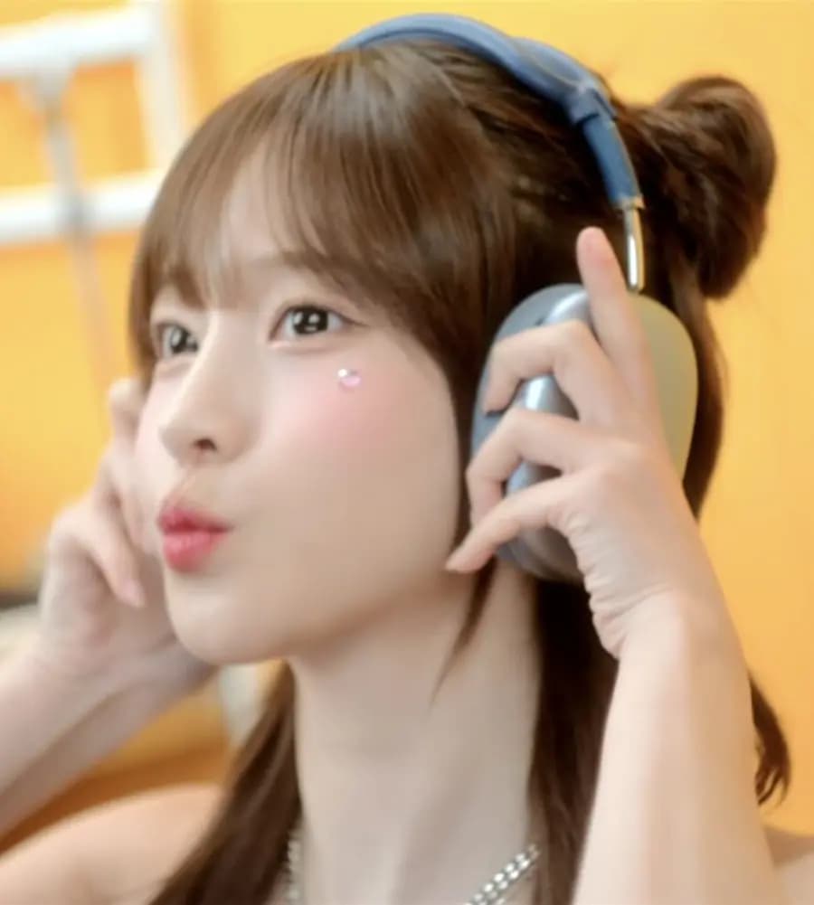 Park Min Jeong banner