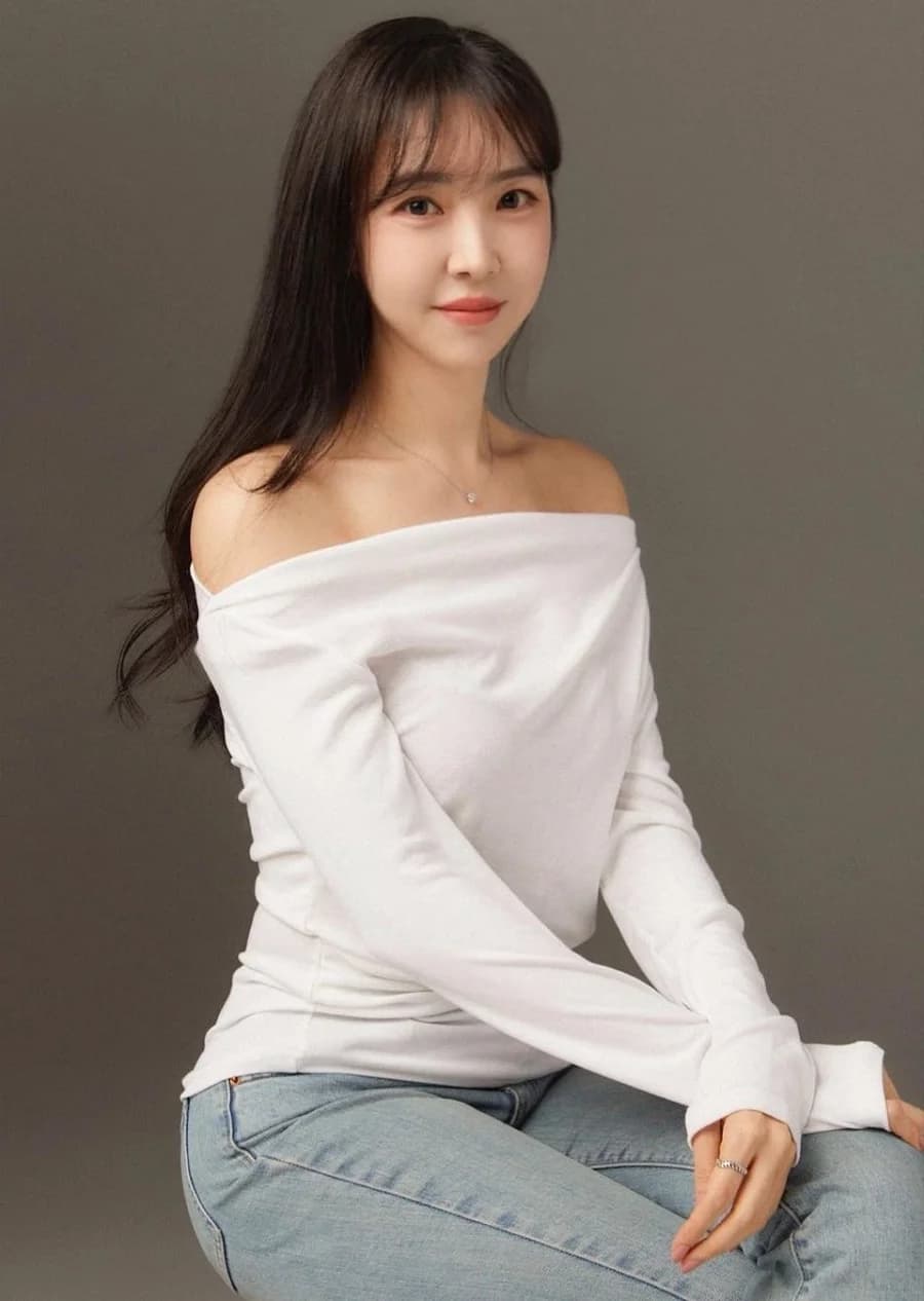 Sea Yeon banner