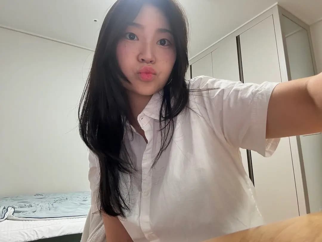 Lee Sara banner