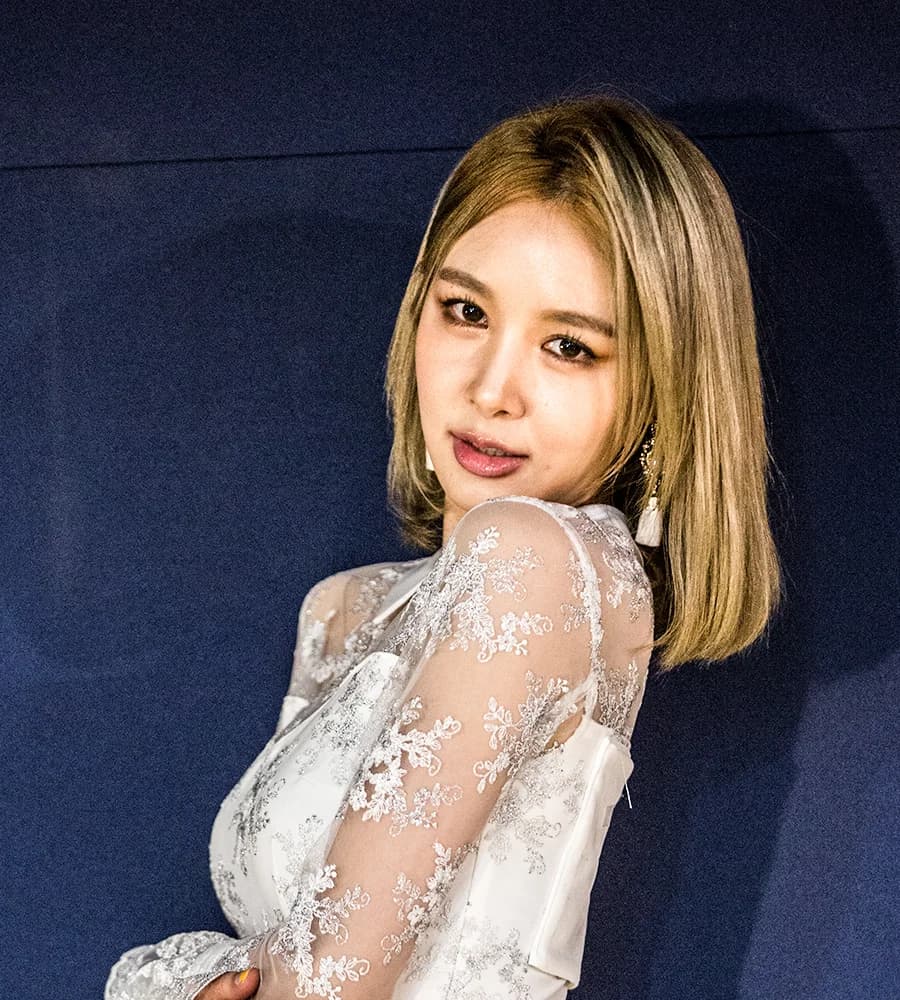 Jiwoo banner