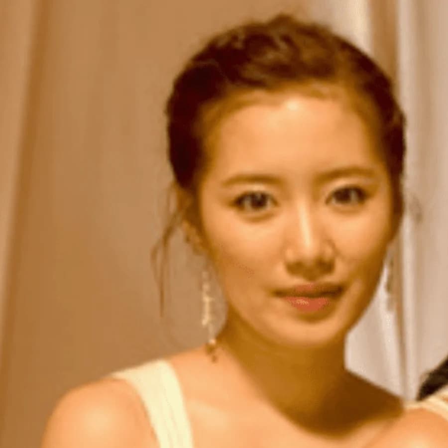 Kim Yeon Ji banner