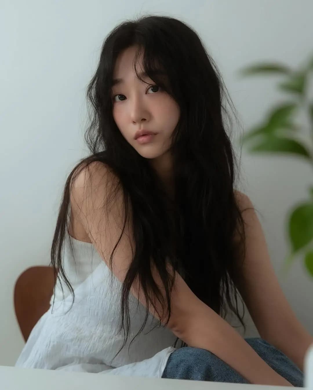 Lee Ha Young banner