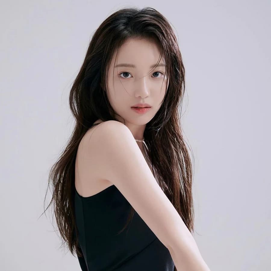 Han So Eun banner