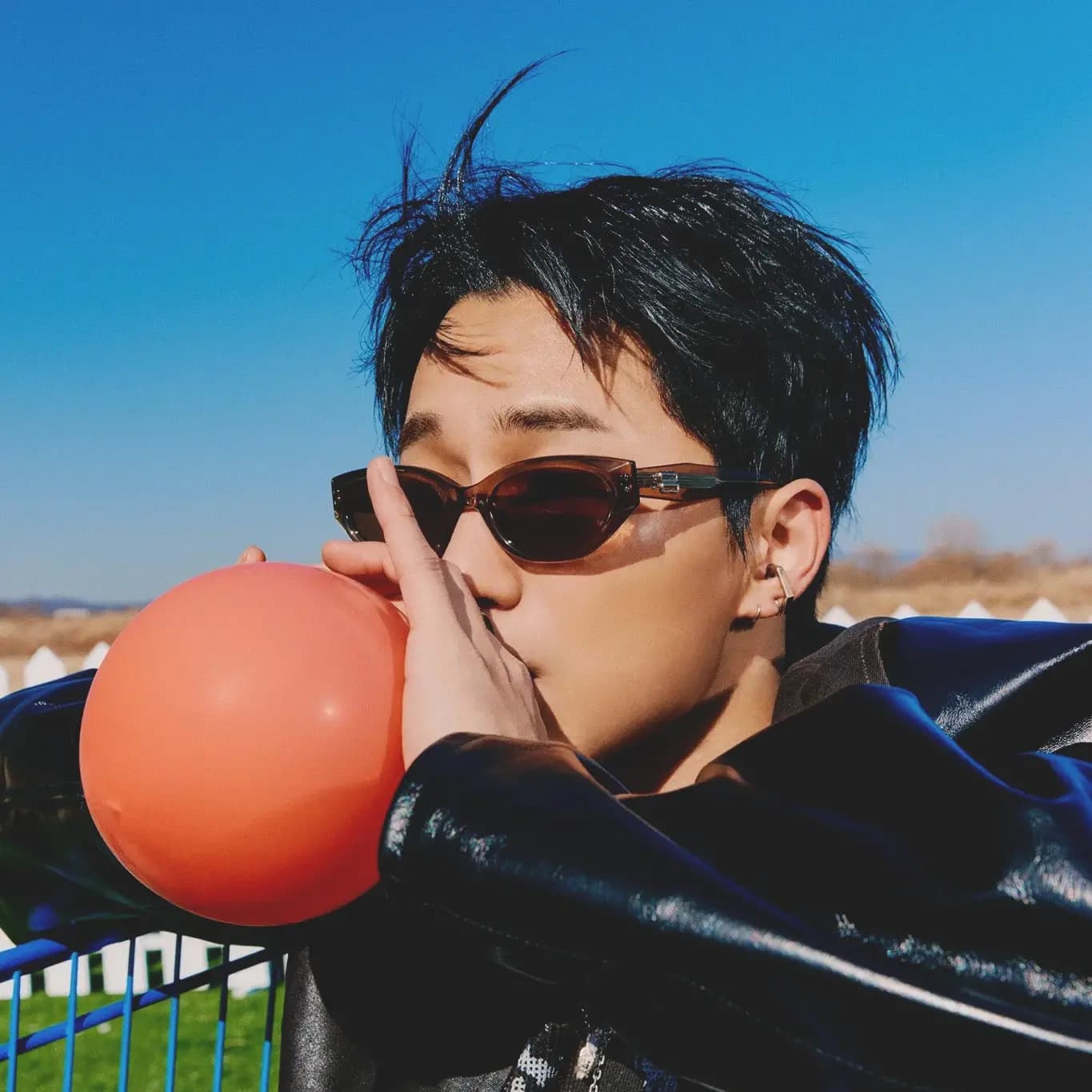 Kim Daniel banner