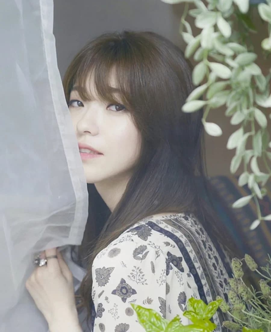 Song Heeran banner