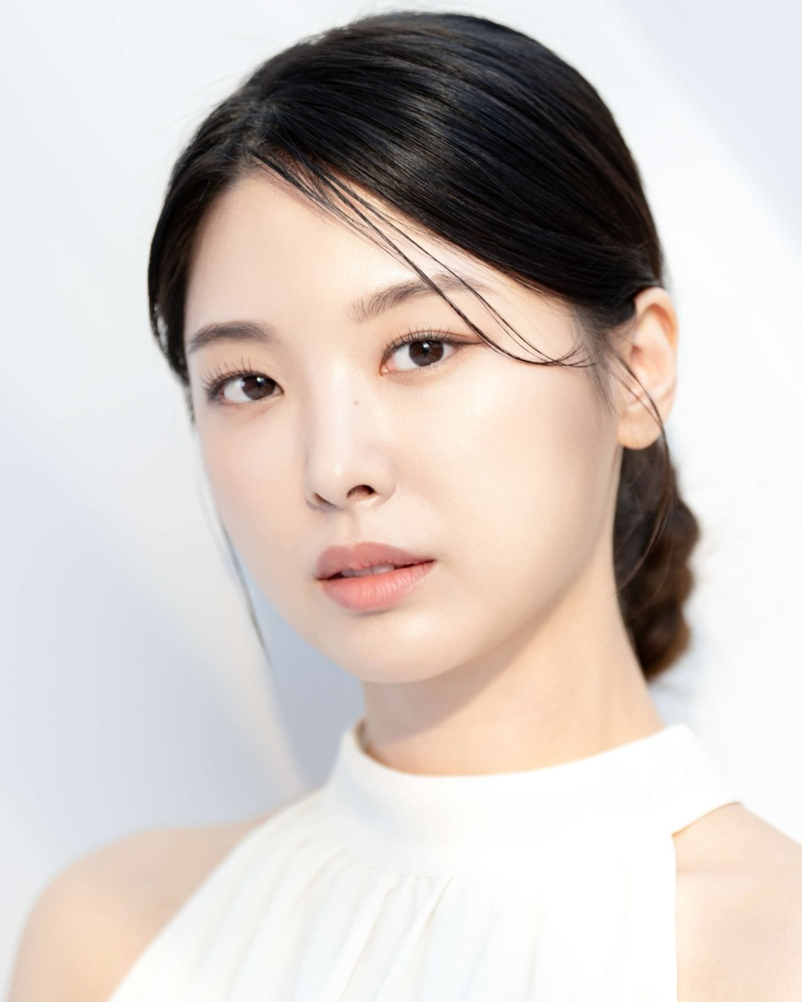 Lee Yoonha banner