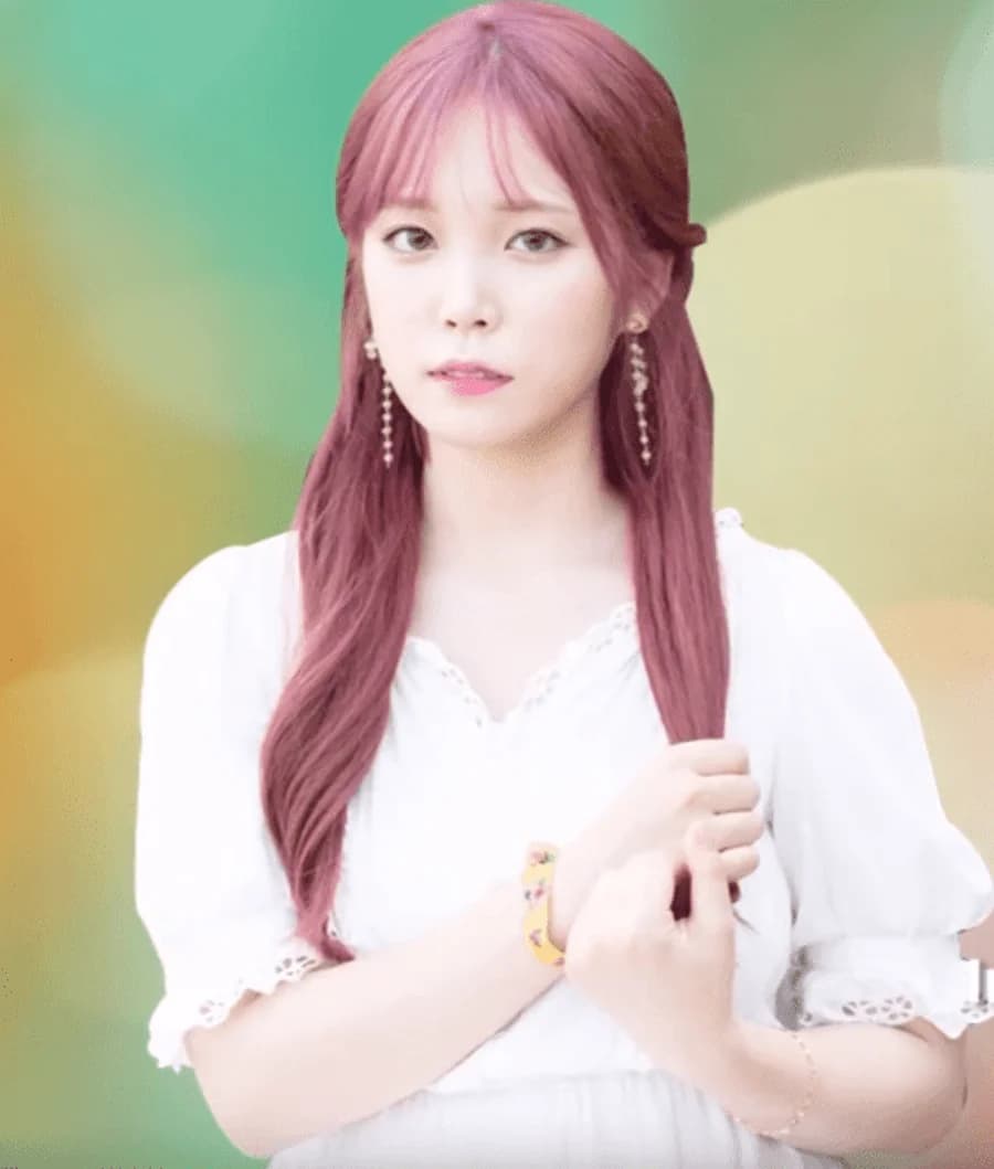 La Hee banner