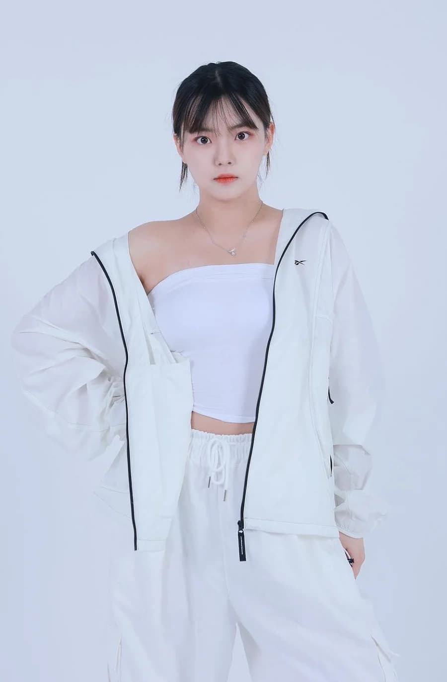 Lee Hyein banner
