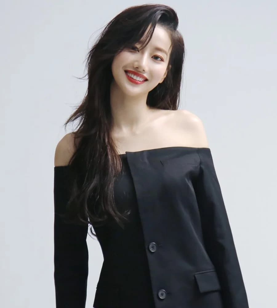 Naeun banner