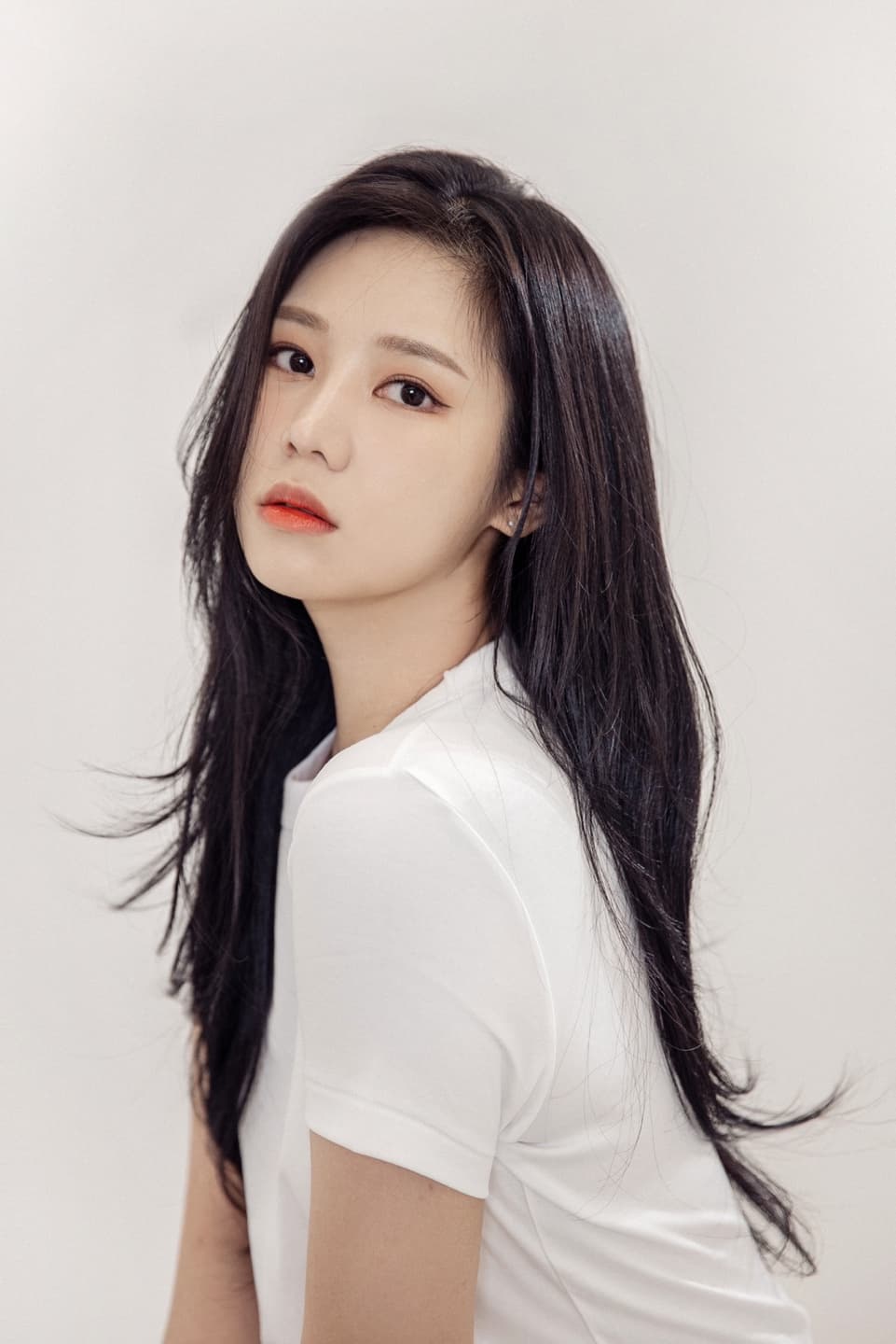 Shin Jihyun banner