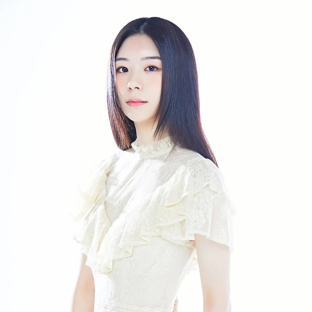 Chaewon banner