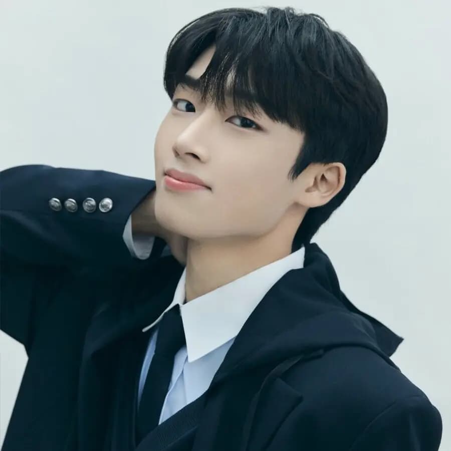 Shin Jaewon banner