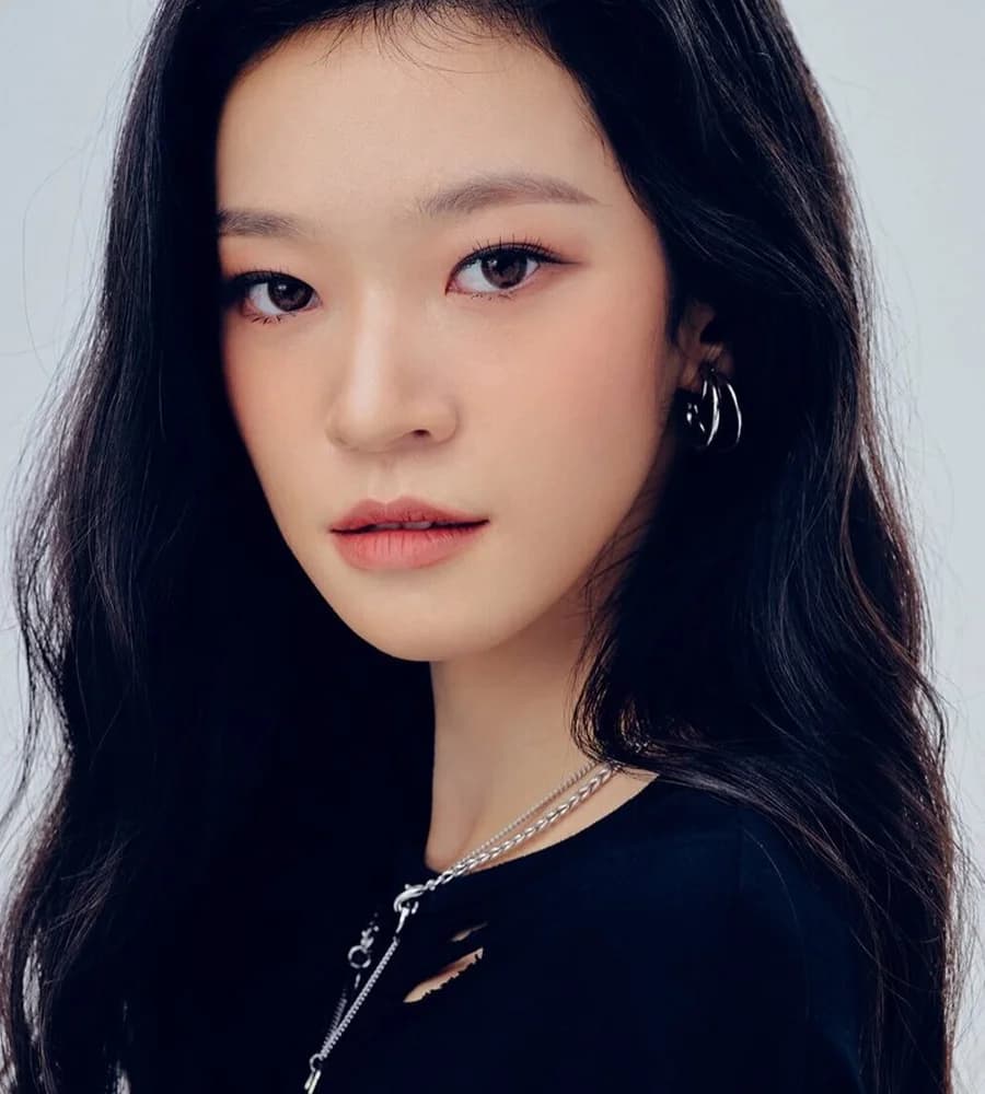 Choe Sumin banner