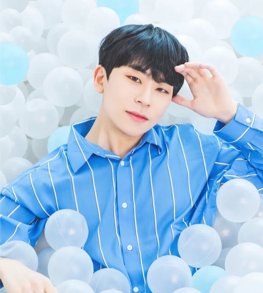 Seongwoo banner