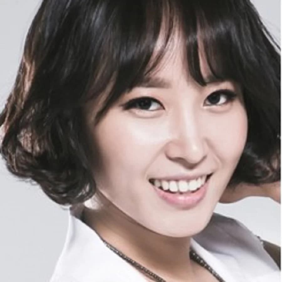 Park Hyun Ju banner