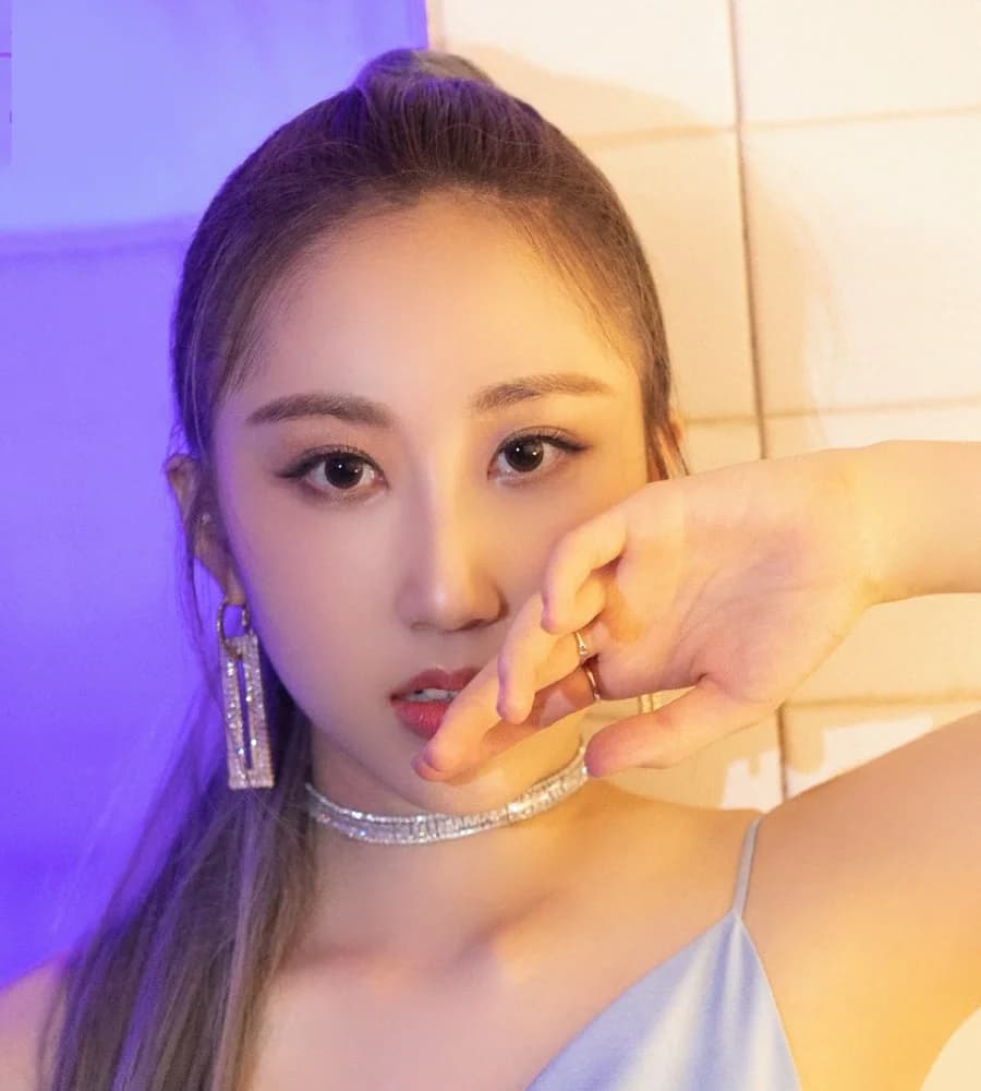 Ji Hyo banner