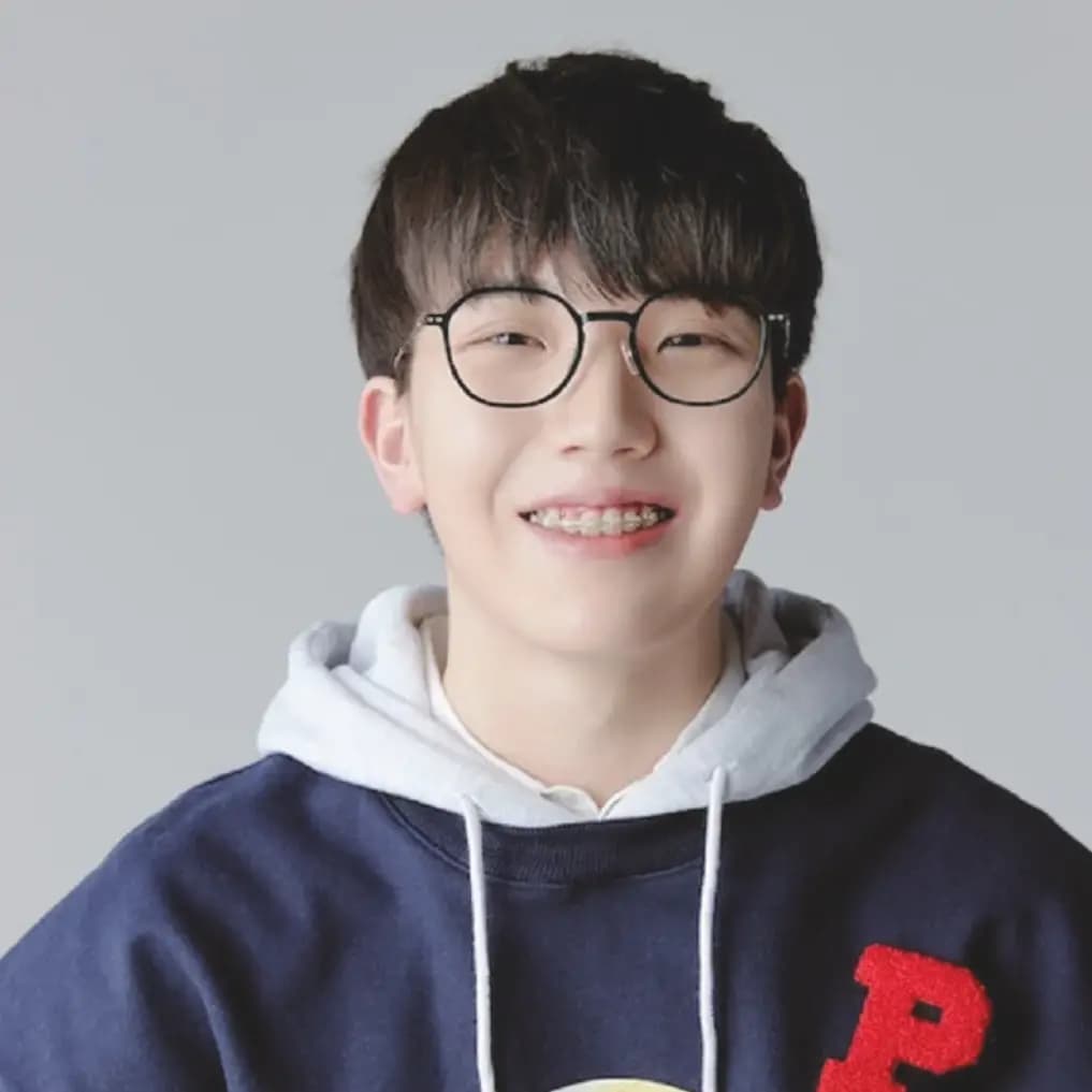 Lee Hyungkyu banner