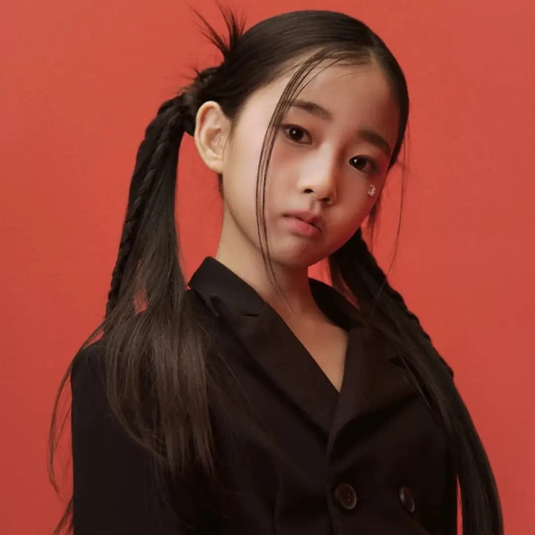 Kim Chaeeon banner