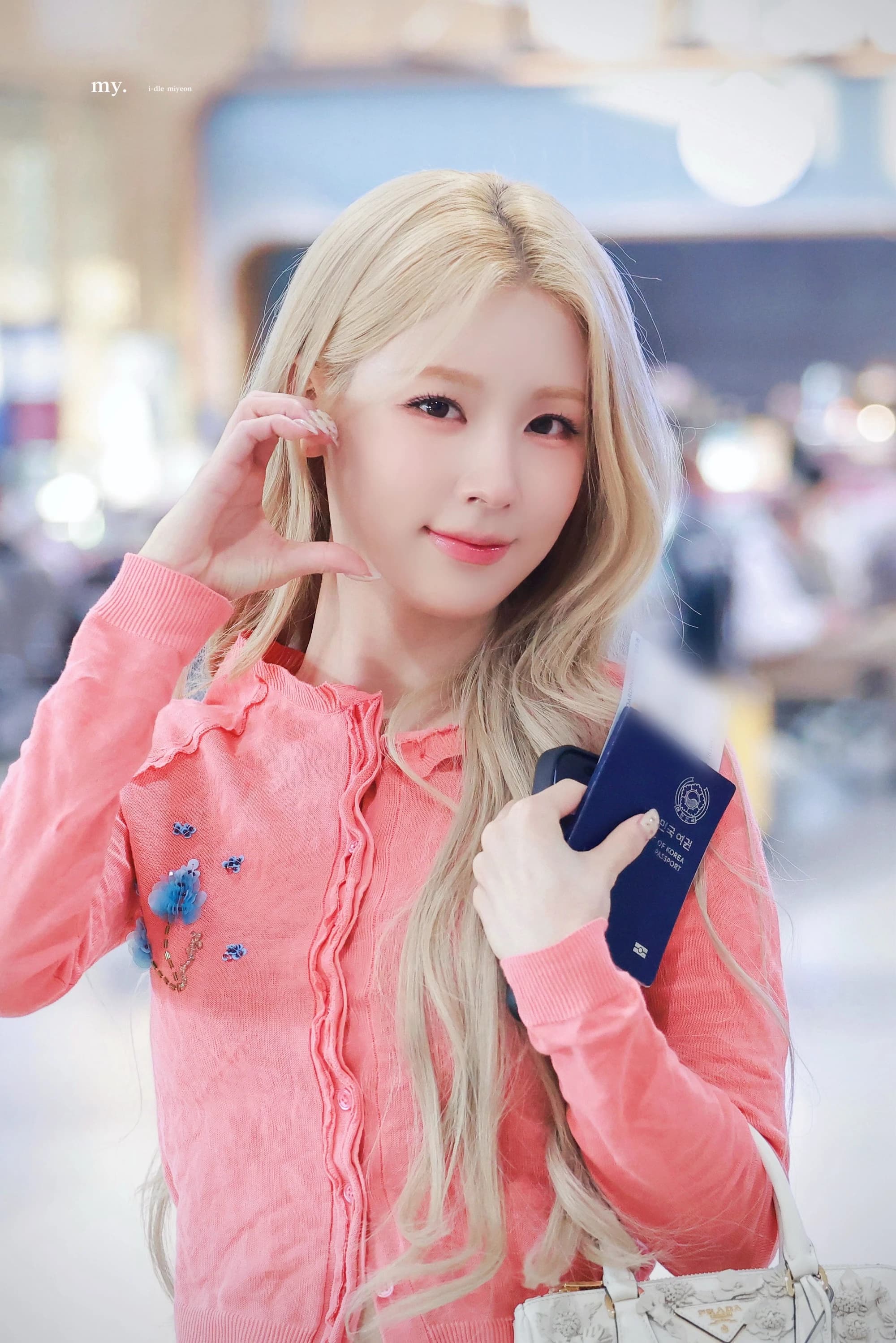 260415 Miyeon at GMP Airport