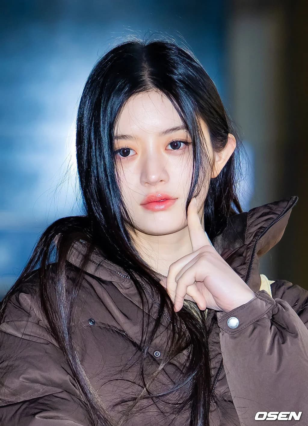 251209 MINJU - at Gimpo Airport